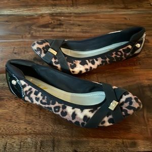Ann Klein leopard flats with patent leather on the outside heel